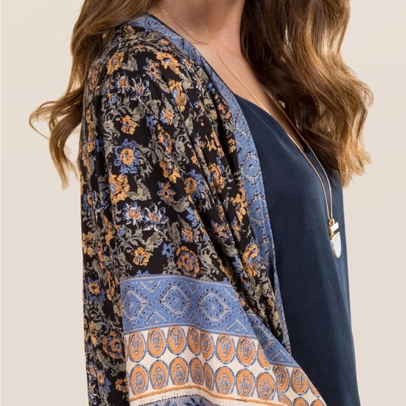 Angie Kimono - Picture 3 of 6